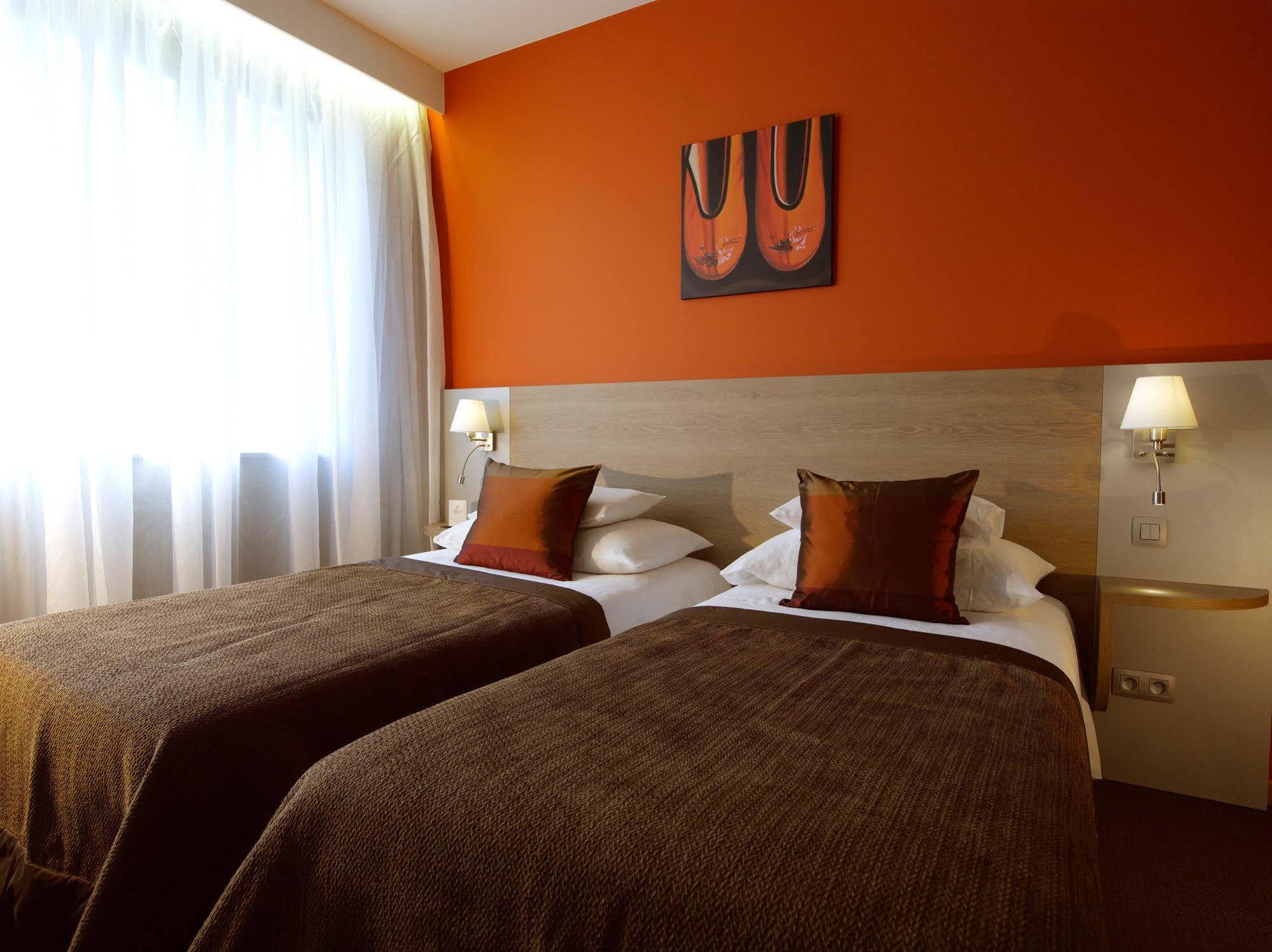 Martin'S Waterloo Hotel ภายนอก รูปภาพ