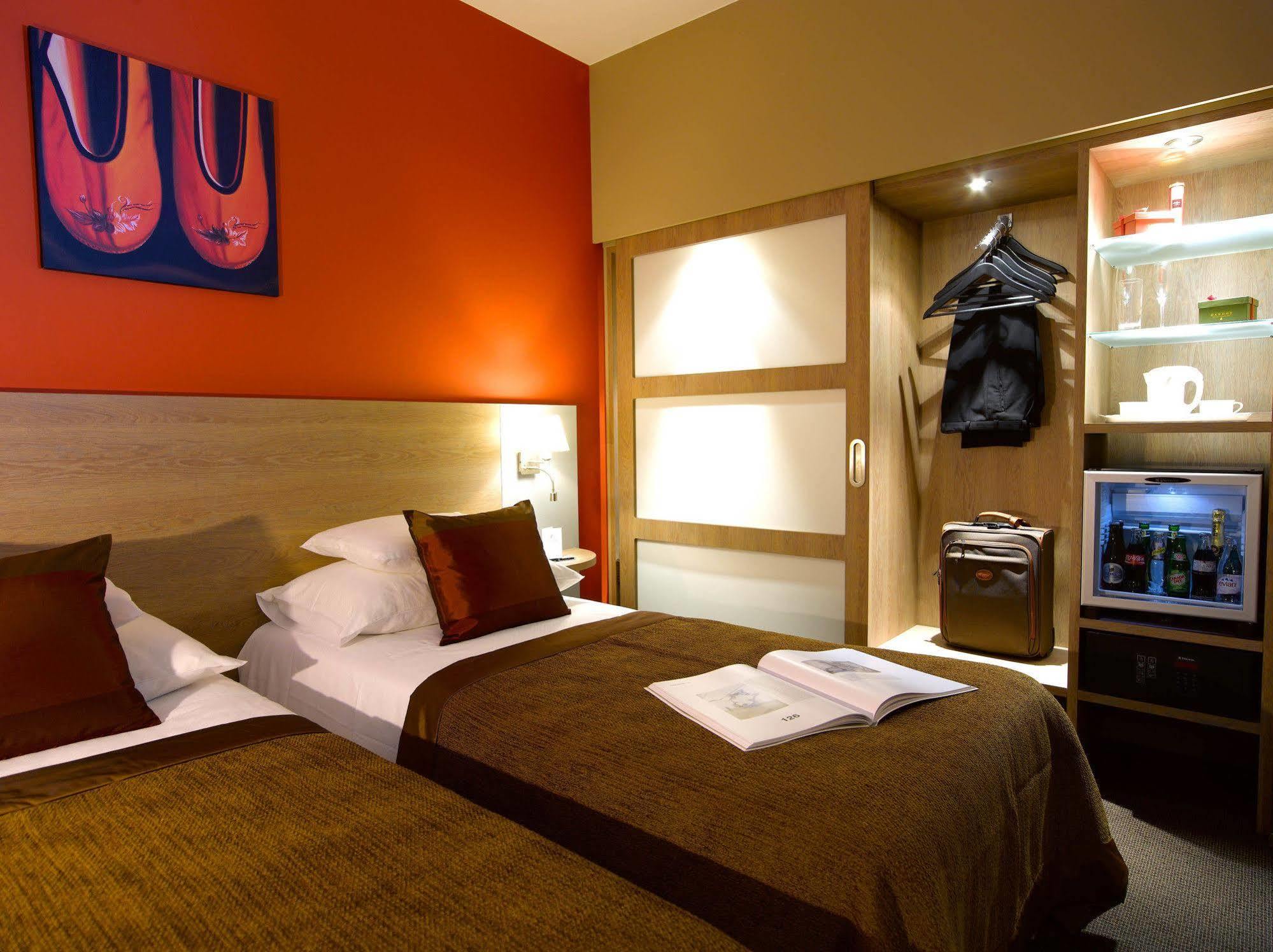 Martin'S Waterloo Hotel ภายนอก รูปภาพ