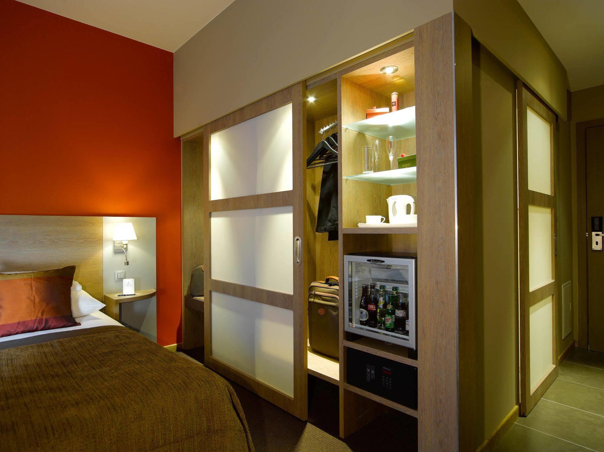 Martin'S Waterloo Hotel ภายนอก รูปภาพ